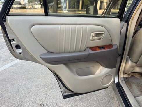 Used 1999 Lexus RX 300 w/ Premium Pkg FWD image 14