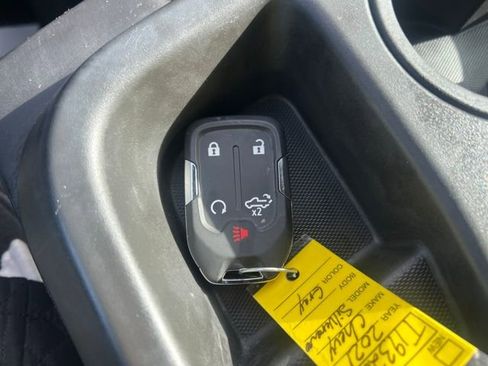 Used 2021 Chevrolet Silverado 1500 LT image 33