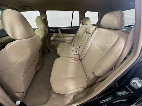 Used 2010 Toyota Highlander 2WD w/ Cold Weather Pkg image 27