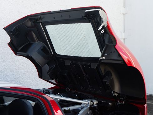 Used 2005 Ford GT RWD image 62