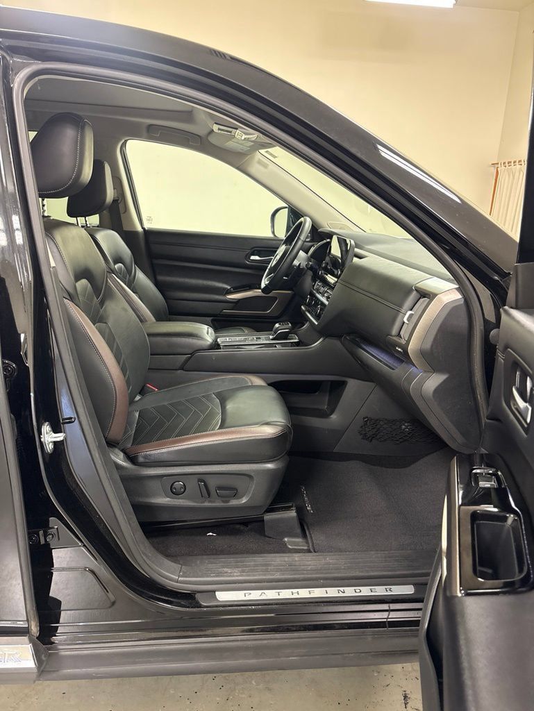 Used 2025 Nissan Pathfinder Platinum w/ Cargo Package FWD image 27