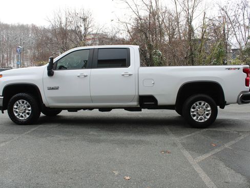 Used 2021 Chevrolet Silverado 3500 LT w/ Texas Edition image 18