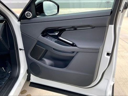 Used 2026 Land Rover Range Rover Evoque S image 29