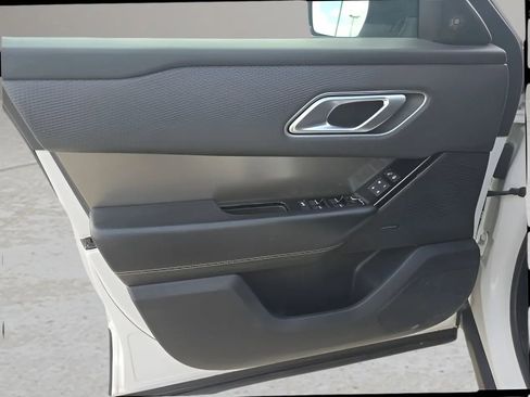 Used 2020 Land Rover Range Rover Velar S AWD/4WD image 9