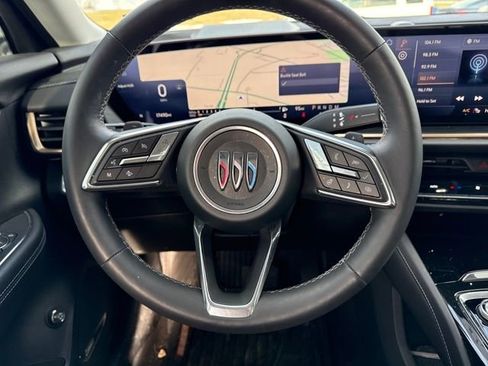 Used 2025 Buick Envision Avenir image 14