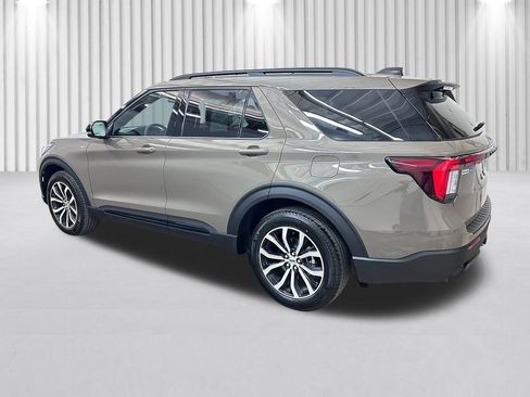 New 2026 Ford Explorer ST-Line image 7