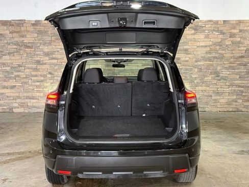 Certified 2025 Nissan Rogue SV image 7