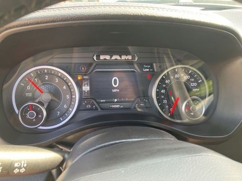 Used 2025 RAM 1500 Laramie w/ Sport Appearance Package AWD/4WD image 16