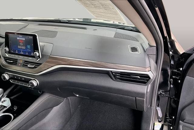 Certified 2023 Nissan Altima 2.5 SV FWD image 18