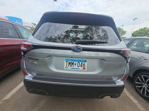Used 2025 Subaru Forester Limited w/ Popular Package #2 AWD/4WD image 5