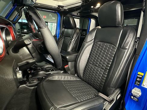 Used 2021 Jeep Gladiator Rubicon w/ Cold Weather Group image 20