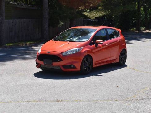 Used 2015 Ford Fiesta ST w/ ST Recaro Package FWD image 2