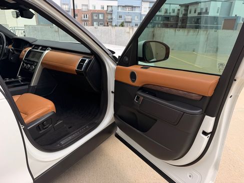 Used 2019 Land Rover Discovery HSE Luxury AWD/4WD image 22