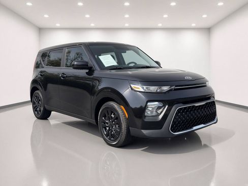 Used 2020 Kia Soul LX FWD image 5