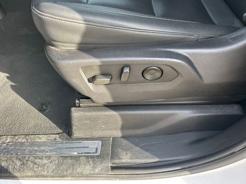 Used 2024 GMC Sierra 1500 SLT image 10