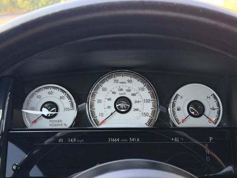 Used 2017 Rolls-Royce Wraith RWD image 21