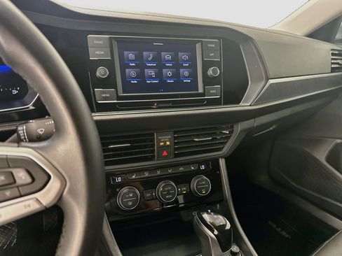 Used 2024 Volkswagen Jetta SE FWD image 25