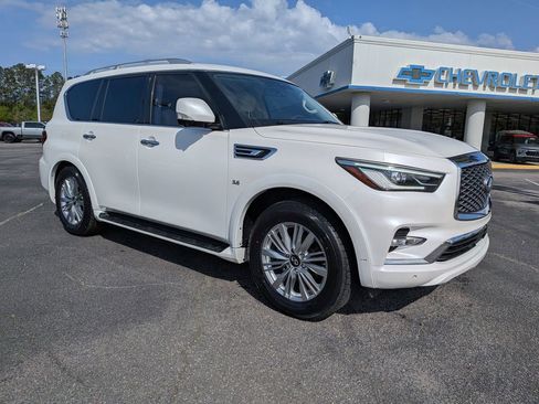 Used 2019 INFINITI QX80 Luxe w/ All-Season Package RWD image 3