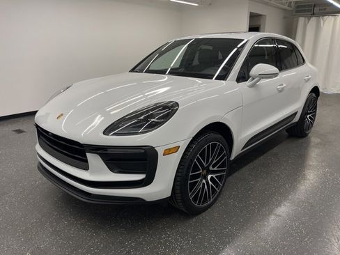 Used 2022 Porsche Macan Base image 4
