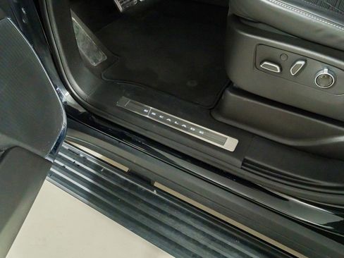 Used 2025 Cadillac Escalade V AWD/4WD image 24
