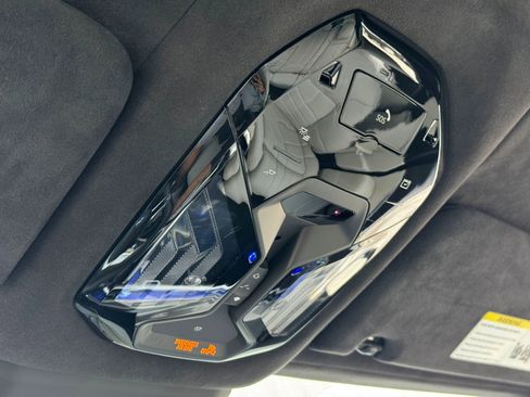 Used 2023 BMW i7 xDrive60 image 33