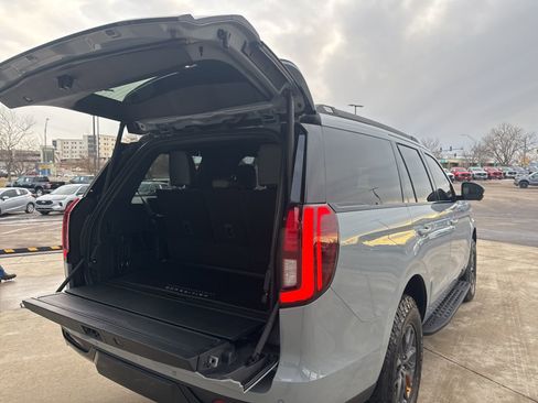 Used 2025 Ford Expedition Tremor image 10
