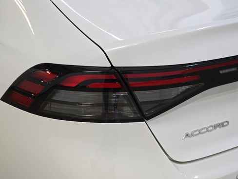 Used 2024 Honda Accord Touring image 29