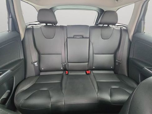 Used 2016 Volvo XC60 T6 w/ Proximity Package image 17