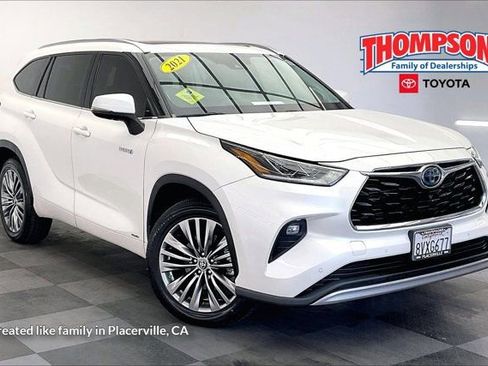 Used 2021 Toyota Highlander Platinum AWD/4WD image 1