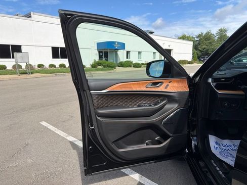 Used 2026 Jeep Grand Cherokee L Summit w/ Advanced Protech Group IV AWD/4WD image 21