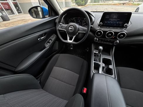 Used 2025 Nissan Sentra SV FWD image 33