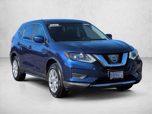 Used 2017 Nissan Rogue S FWD image 3