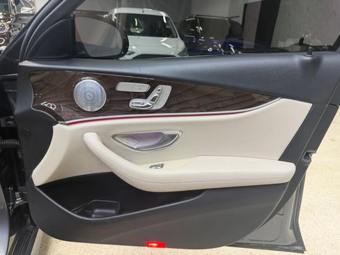 Used 2019 Mercedes-Benz E 300 image 34