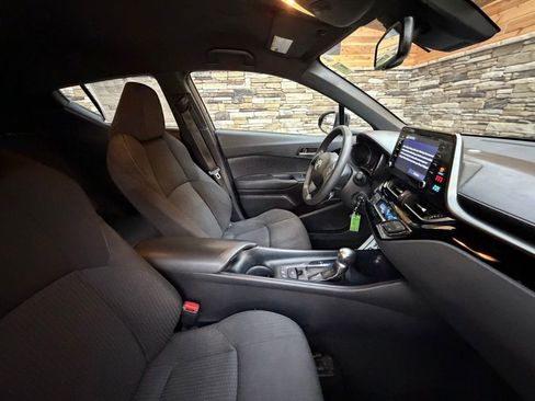 Used 2019 Toyota C-HR LE image 14
