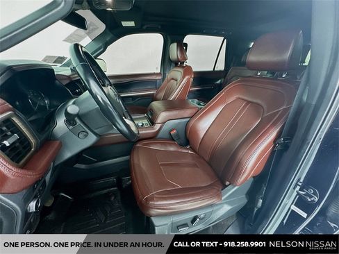 Used 2022 Ford Expedition Limited image 22