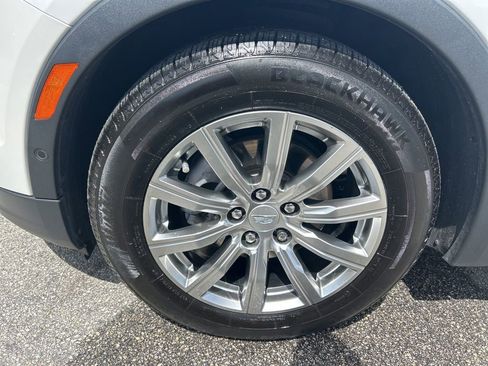 Used 2022 Cadillac XT4 Premium Luxury w/ Enhanced Visibility Package FWD image 18