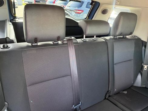 Used 2012 Toyota FJ Cruiser 4WD image 23
