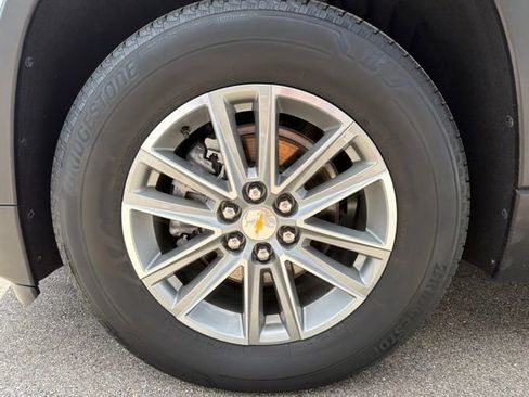 Certified 2023 Chevrolet Traverse LT AWD/4WD image 9