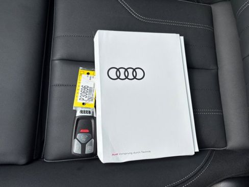 Used 2024 Audi Q5 e Premium Plus w/ Premium Plus Package image 22