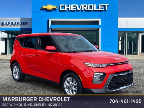 Used 2022 Kia Soul LX w/ Technology Package FWD image 1