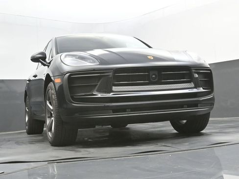 New 2025 Porsche Macan image 30