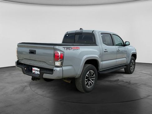 Used 2021 Toyota Tacoma TRD Sport w/ TRD Premium Sport Package AWD/4WD image 10