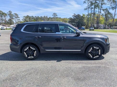 Used 2025 Kia Telluride S image 3