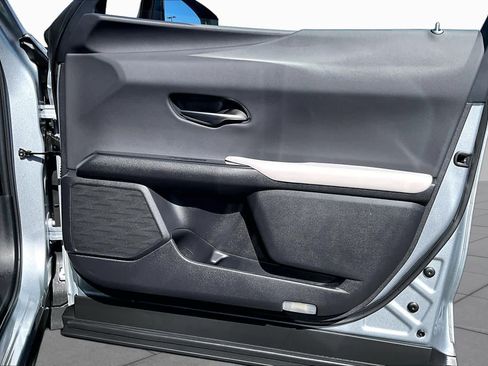 Used 2025 Lexus UX 300h FWD w/ Accessory Package (Z2) image 21