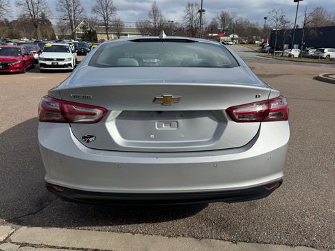 Used 2019 Chevrolet Malibu LT w/ Driver Confidence Package image 6