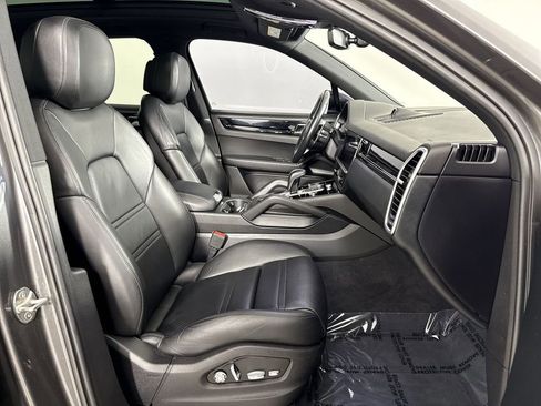 Certified 2020 Porsche Cayenne AWD/4WD image 23