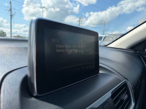 Used 2016 MAZDA MAZDA3 i Touring FWD image 32