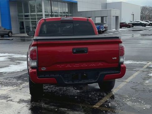 Used 2023 Toyota Tacoma TRD Off-Road image 7