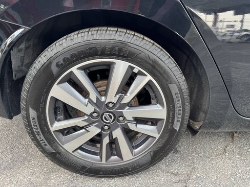 Used 2020 Nissan Versa SV FWD image 20