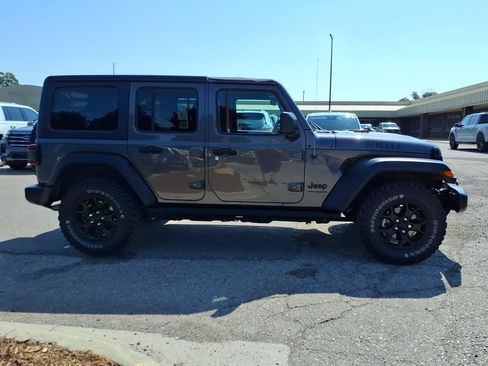 Used 2021 Jeep Wrangler Unlimited Sport AWD/4WD image 6